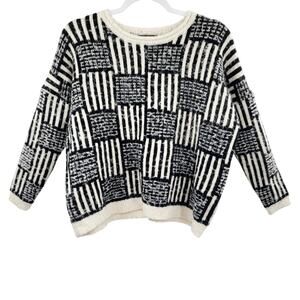 XXI Black & White Fuzzy Knit Geometric Pattern Pullover Sweater Women's Size S